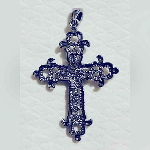 Large cross charm - Picture 2 of 2
